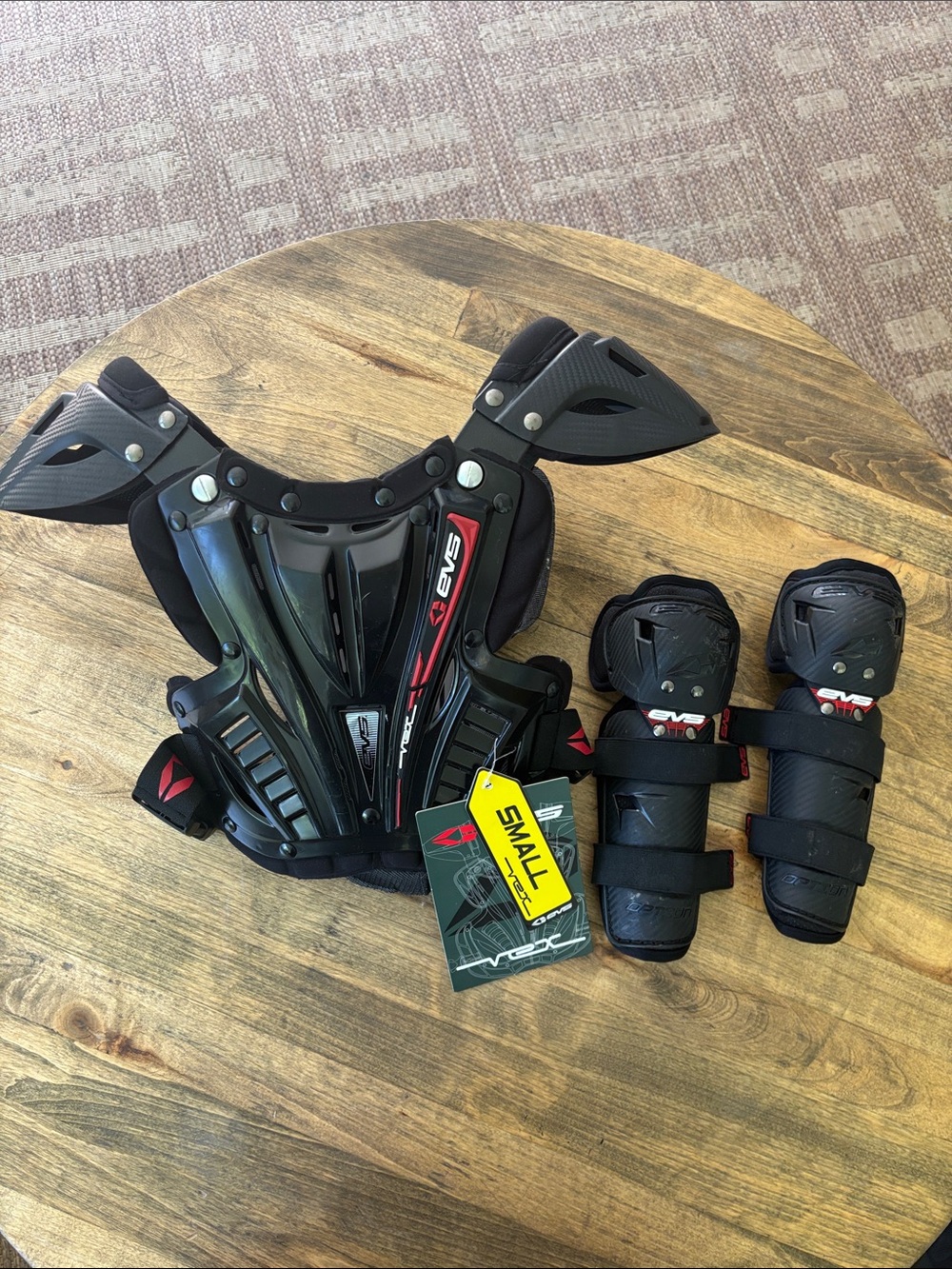 Kids EVS VEX Chest Protector and Knee Guards NWT